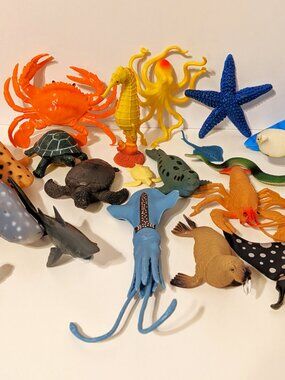 Marine Sea Life Figures Animals Creatures Ocean Toys Plastic Mixed Lot of 20